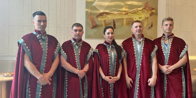 Kembali Hadir di Indonesia, Tim Atraksi Flying Trapeze Akrobatik di Dalam Mall