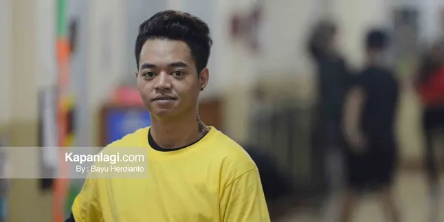 Kembali Jadi YouTuber, Reza 'Arap' Oktovian Bakar Gold Button Kembali Jadi YouTuber, Reza 'Arap' Oktovian Bakar Gold Button