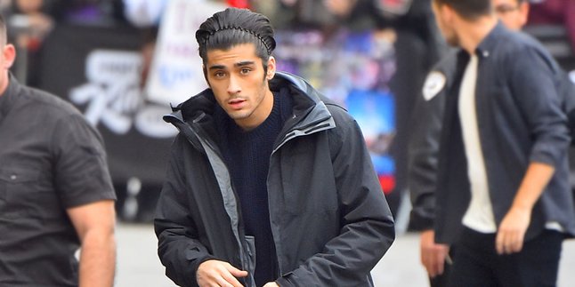 Kembali Sehat, Zayn Malik Hadiri AMA 2014 Bersama One Direction