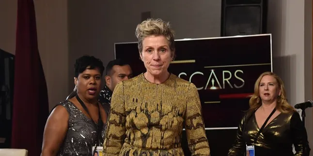 Frances McDormand Jadi Pusat Perhatian di Pesta Vanity Fair Karena Pidatonya Frances McDormand Jadi Pusat Perhatian di Pesta Vanity Fair Karena Pidatonya