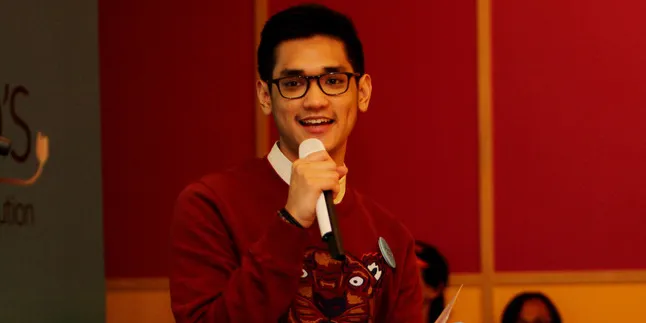 Kemeriahan Suasana Penyerahan Multi Platinum Award Untuk Afgan