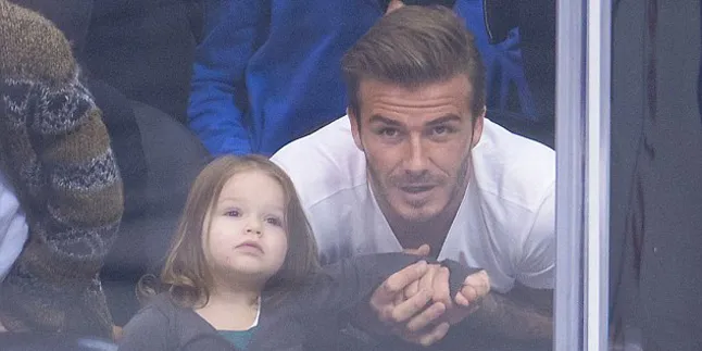 Kemesraan David Beckham dan Harper Seven, So Sweet!