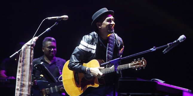 The Appearance of Glenn Fredly in the Concert 'Glenn Fredly: 25 Years of Music' Makes the Audience Hysterical