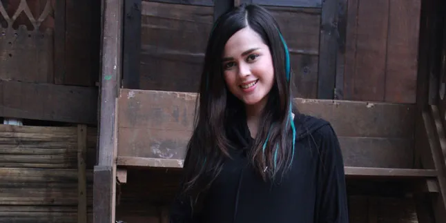 Kena Percikan Api Saat Syuting, Hidung Cut Meyriska Berdarah Kena Percikan Api Saat Syuting, Hidung Cut Meyriska Berdarah