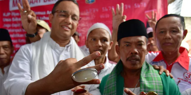 Kenakan Anggur Baturaja, Anies Baswedan Jatuh Cinta sama Akik? Kenakan Anggur Baturaja, Anies Baswedan Jatuh Cinta sama Akik?