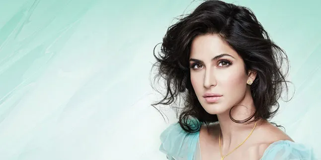 Kenakan Baju Ketat dan Minim, Katrina Kaif Tampil Sangat Menggoda Kenakan Baju Ketat dan Minim, Katrina Kaif Tampil Sangat Menggoda