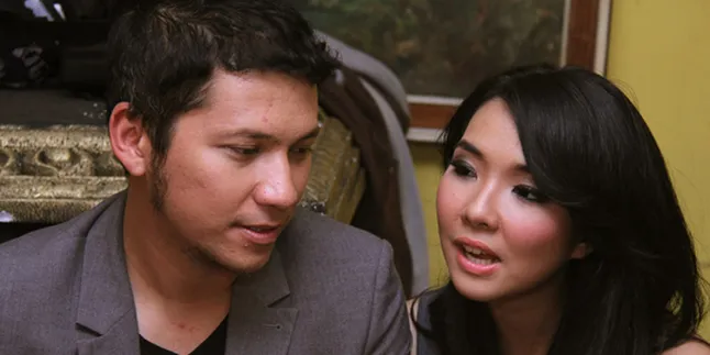 Kenakan Baju Pengantin, Gisel Terpesona Dengan Gading Marten
