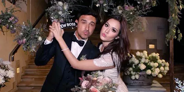 Kenakan Baju Tradisional India, Raisa dan Hamish Daud Bak Bangsawan