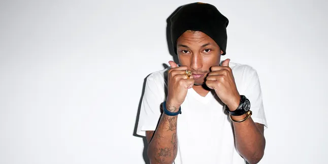 Kenakan Hiasan Kepala Indian, Pharrell Williams Dihujat Fans