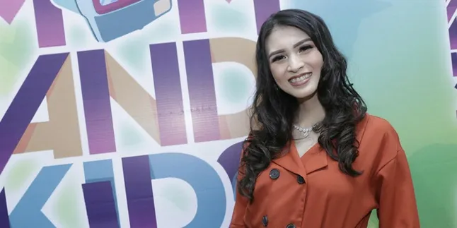 Kenang Masa Pacaran, Donita Selalu Bersandar di Bahu Adi Nugroho Saat Galau