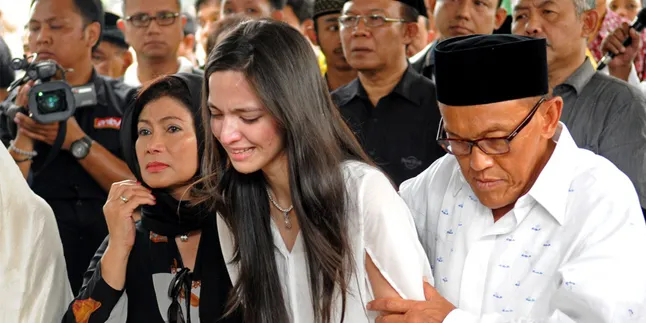Kenang Papa Tercinta, Nia Ramadhani Bikin Video Menyentuh