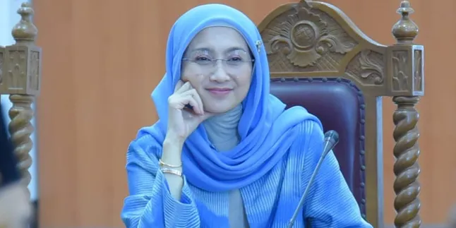Kenangan Masa Kecil Desy Ratnasari di Kadudampit Sukabumi Kenangan Masa Kecil Desy Ratnasari di Kadudampit Sukabumi