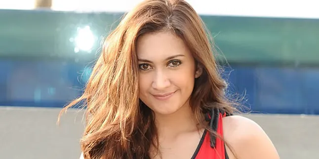 Kenangan Terakhir Nafa Urbach Tentang Nike Ardilla