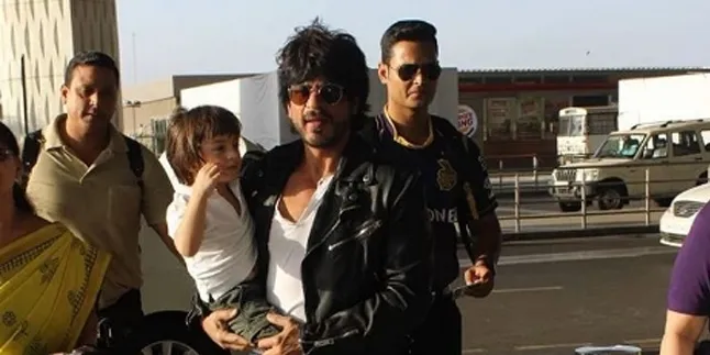 Kencan Bareng Shahrukh Khan di Budapest, AbRam Khan Malah Tidur Kencan Bareng Shahrukh Khan di Budapest, AbRam Khan Malah Tidur