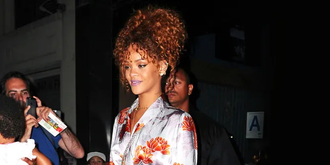 Kencan Dengan 'Pacar Baru', Rihanna Tak Pakai Celana! Kencan Dengan 'Pacar Baru', Rihanna Tak Pakai Celana!
