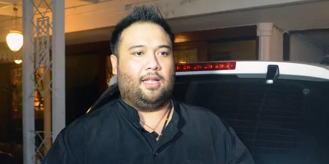 Kencan di Bioskop, Didi Soekarno Makin Mesra Dengan Rosmanizar