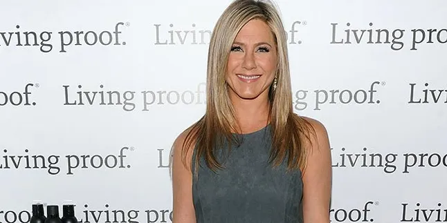 Kencan, Jennifer Aniston Tampil Bak Tunanetra Kencan, Jennifer Aniston Tampil Bak Tunanetra