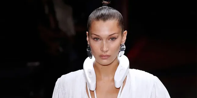 Kencan Mesra, Bella Hadid & The Weeknd Dandan Kompak Kencan Mesra, Bella Hadid & The Weeknd Dandan Kompak