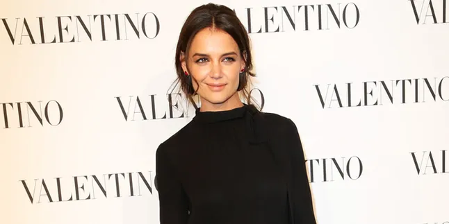 Kencan Romantis Sama Jamie Foxx, Katie Holmes Tertawa Bahagia