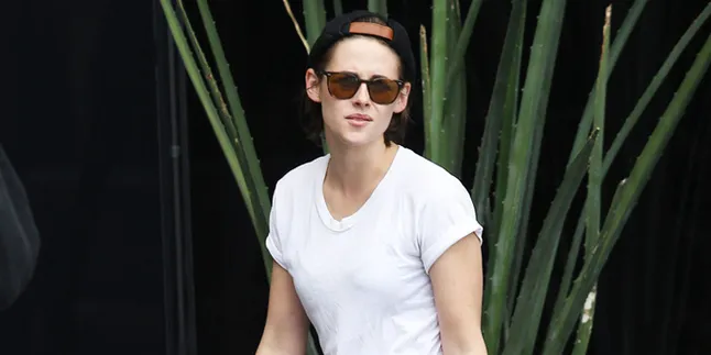 Kencan Sehat, Kristen Stewart Ajak Sara Dinkin Nge-Gym Bareng