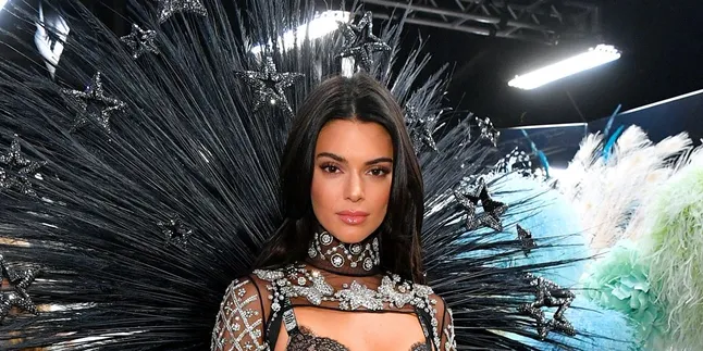 Kendal Jenner Pernah Menangis dan Iri Pada Gadis Kardashian! Kendal Jenner Pernah Menangis dan Iri Pada Gadis Kardashian!