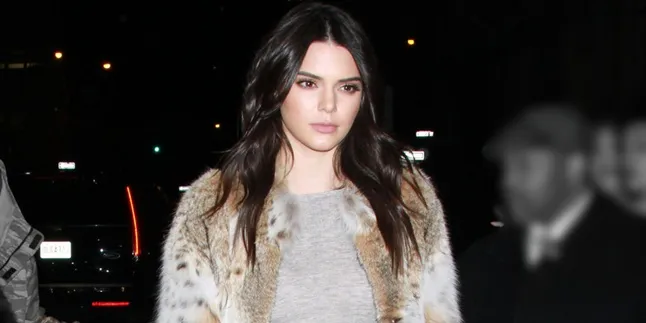 Karena Jerawat, Kendall Jenner Gugat Perusahaan Kosmetik Rp 135 M Karena Jerawat, Kendall Jenner Gugat Perusahaan Kosmetik Rp 135 M