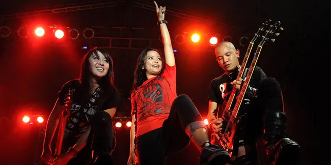 Kerabat Kotak Pekalongan Tak Peduli Hujan Demi Kotak