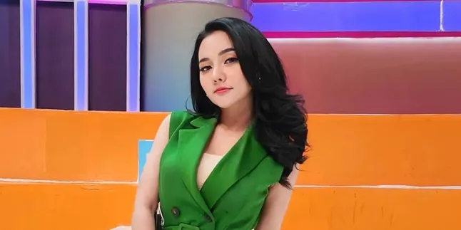 Kerap Berpenampilan Seksi, Lala Widy Senang Dapat Izin Recycle Lagu Rhoma Irama Kerap Berpenampilan Seksi, Lala Widy Senang Dapat Izin Recycle Lagu Rhoma Irama