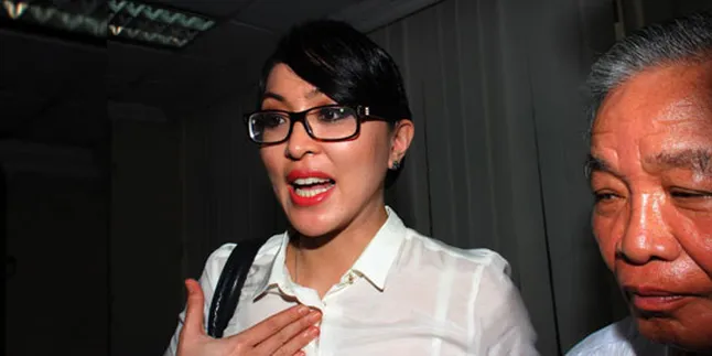 Kerap Digosipkan, Angie Khawatir Perkembangan Anak