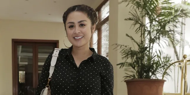 Kerap Diperingatkan Karena Biarkan Anak Main Sama Kucing, Ini Jawaban Selvi Kitty