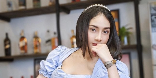 Frequently Posting Hot Photos on Social Media, Anya Geraldine is Always Reminded by Her Mother About the Punishment of the Grave