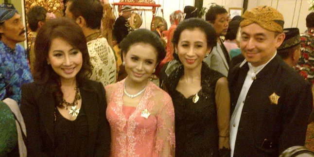 Keraton Solo Beri Gelar Rossa Kanjeng Mas Ayu