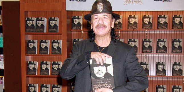 Keren! Carlos Santana Pakai Batik di Video Klip Terbarunya