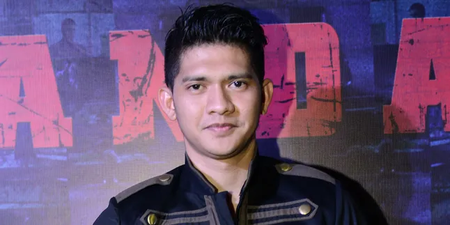 Keren! Iko Uwais Lawan Alien Cuma Pakai Tangan Kosong Keren! Iko Uwais Lawan Alien Cuma Pakai Tangan Kosong