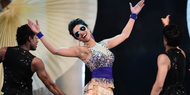 Kerja 3 Tahun Penuh, Priyanka Chopra Akhirnya Dapat Libur 5 Hari Kerja 3 Tahun Penuh, Priyanka Chopra Akhirnya Dapat Libur 5 Hari