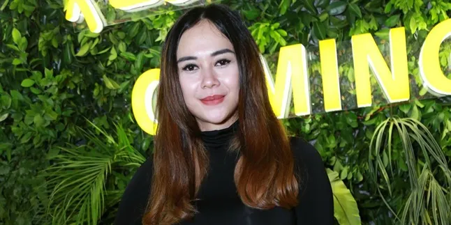 Kerja di Club Malam, Aura Kasih Dibantu Bunga Citra Lestari Kerja di Club Malam, Aura Kasih Dibantu Bunga Citra Lestari