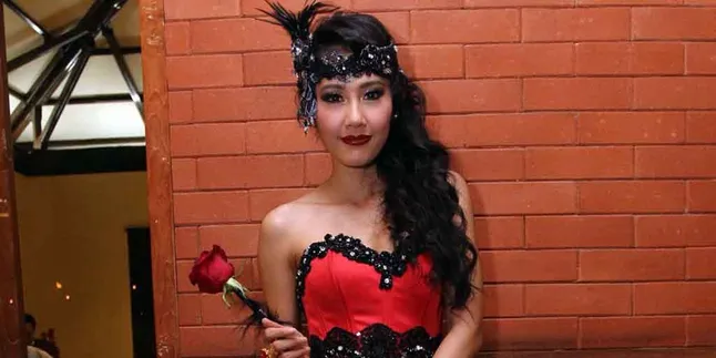 Kerja Ditemani Ibunda, Ardina Rasti Bahagia