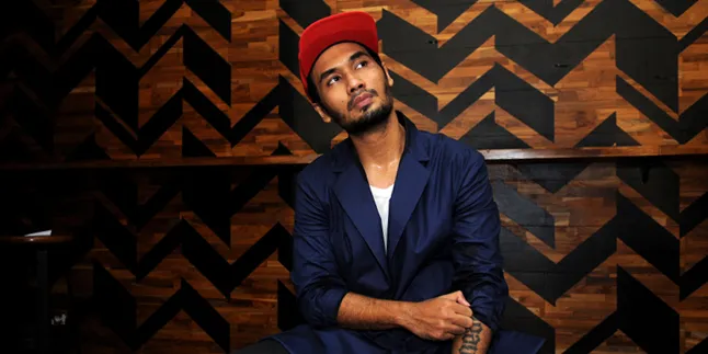 Kerja Sampai 10 Jam di Kedai Kopi, JFlow Tinggalkan Tip Besar