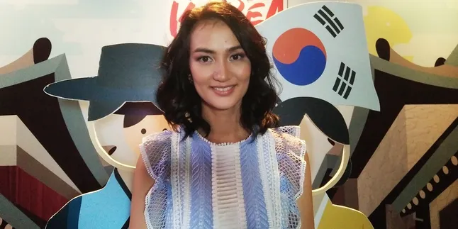 Kerja Selalu Bawa Anak, Atiqah Hasiholan Tak Merasa Kesulitan