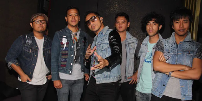 Kesempatan Emas, Nidji Saksikan Pemain MU Berlatih