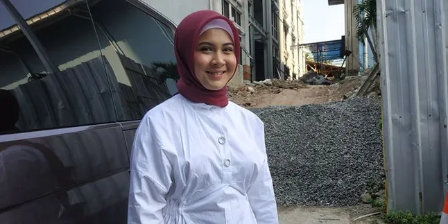 Kesha Ratuliu Sempat Nggak Mau Berhijab, Belum Ada Niat Hapus Foto di IG Kesha Ratuliu Sempat Nggak Mau Berhijab, Belum Ada Niat Hapus Foto di IG