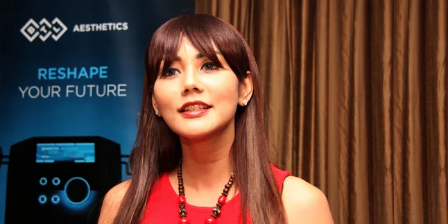 Ketahuan 'Bohong', Anita Hara Jadi Bulan-Bulanan Netizen Ketahuan 'Bohong', Anita Hara Jadi Bulan-Bulanan Netizen
