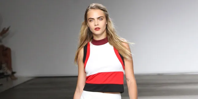 Ketahuan! Cara Delevingne Ingin Jilat Kim Kardashian Ketahuan! Cara Delevingne Ingin Jilat Kim Kardashian