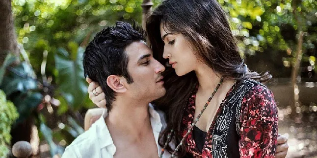 Ketahuan Cium Pipi, Kriti Sanon Bantah Pacaran Dengan Sushant
