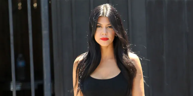 Ketahuan Hang Out Bareng, Inikah Pacar Baru Kourtney Kardashian?
