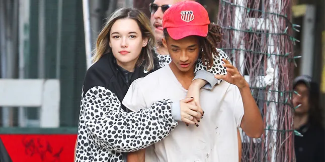 Ketahuan! Jaden Smith Pegang Bagian Pribadi Pacar di Depan Umum Ketahuan! Jaden Smith Pegang Bagian Pribadi Pacar di Depan Umum