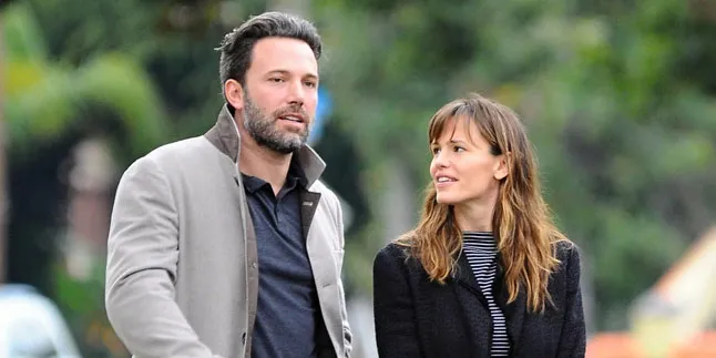 Ketahuan Pakai Cincin Kawin, Ben Affleck & Jennifer Garner Rujuk?
