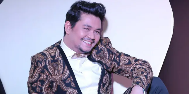 Ketemu Aktor Senior di Red Carpet FFI, Indra Bekti Tetap 'Norak' Ketemu Aktor Senior di Red Carpet FFI, Indra Bekti Tetap 'Norak'