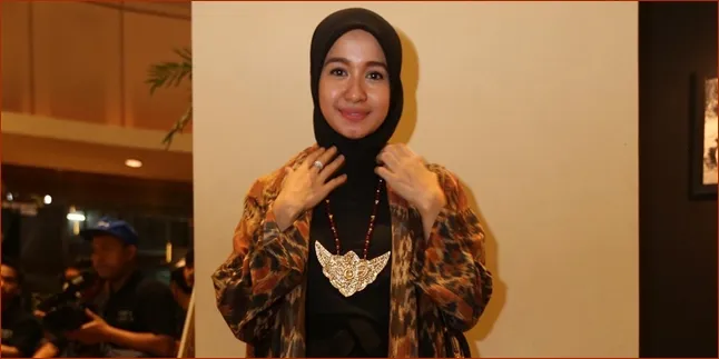 Ketemu Bella, Petugas Bioskop Cantik Ini Malah Minta Difotoin Ketemu Bella, Petugas Bioskop Cantik Ini Malah Minta Difotoin