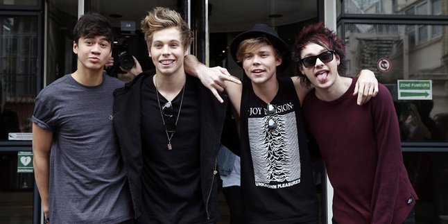 Ketika 5 Seconds of Summer Berubah Jadi Para Superhero Keren